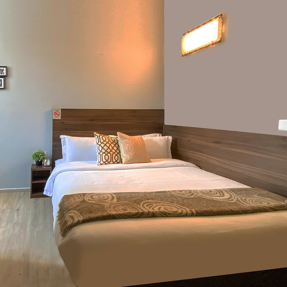 ST Signature Bugis Beach 44/76