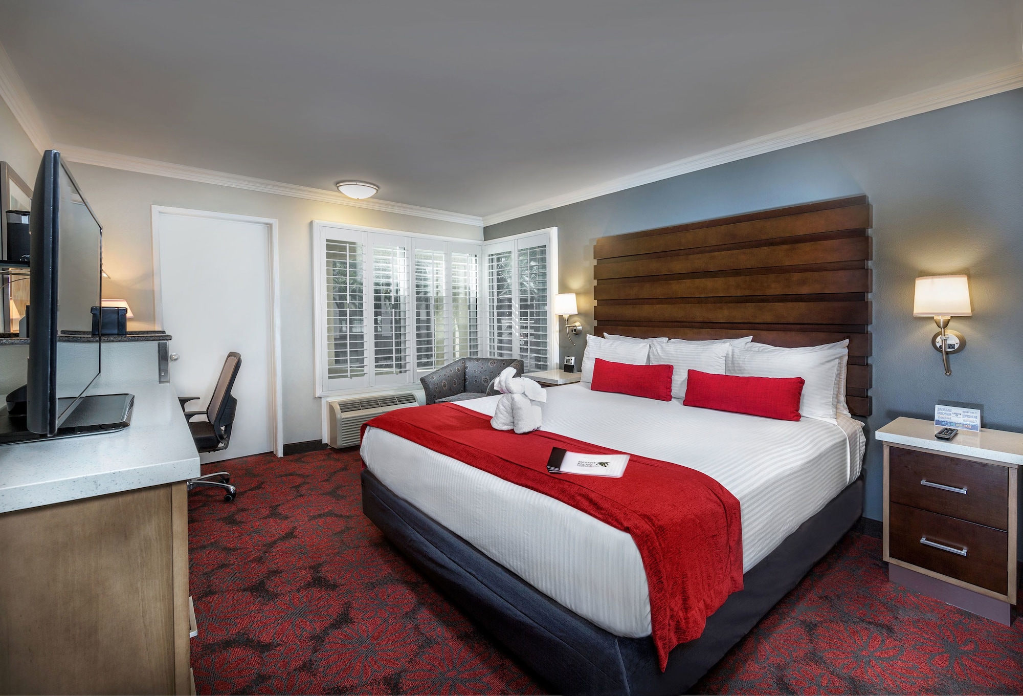DELUXE, QUEEN BED