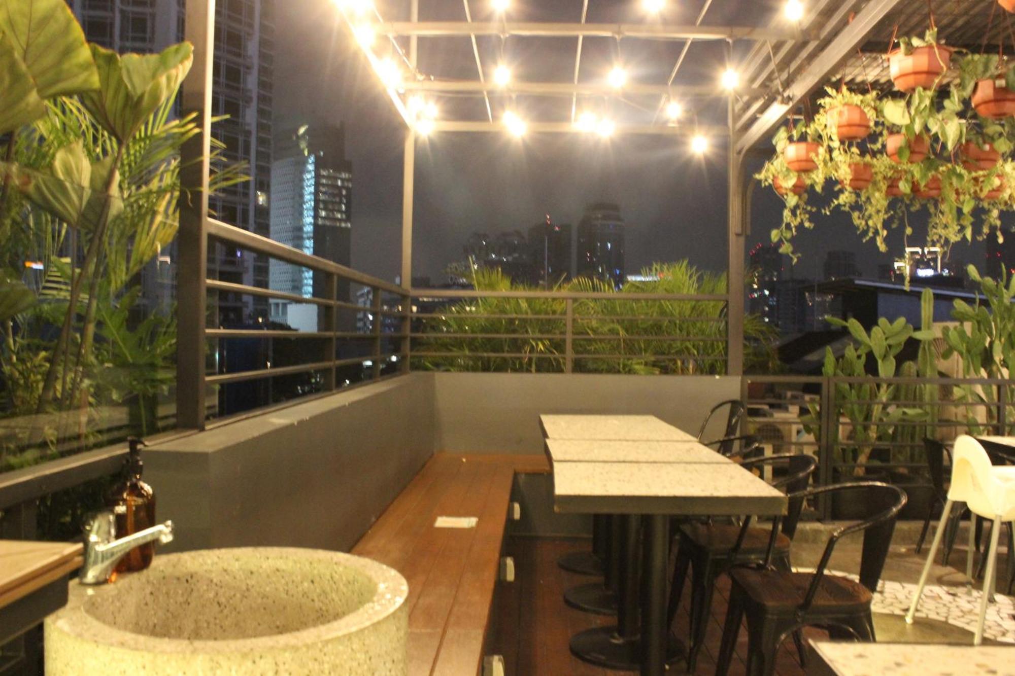 La Boheme Rooms and Coffee 24/50