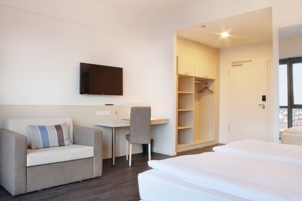 Viva Hotel Lubeck 30/45