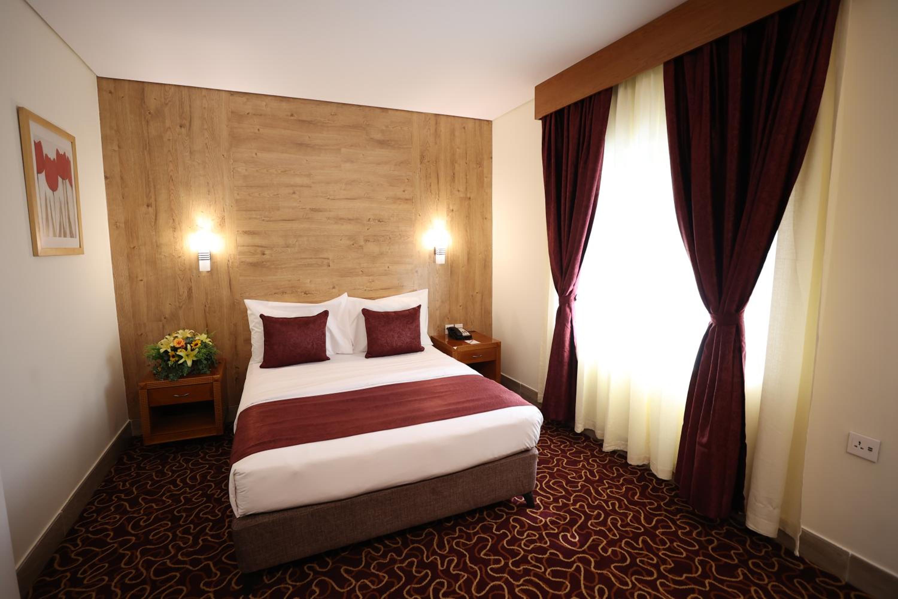 غرفة سوبيريور بسرير مزدوج، GENEVA HOTEL 3/10