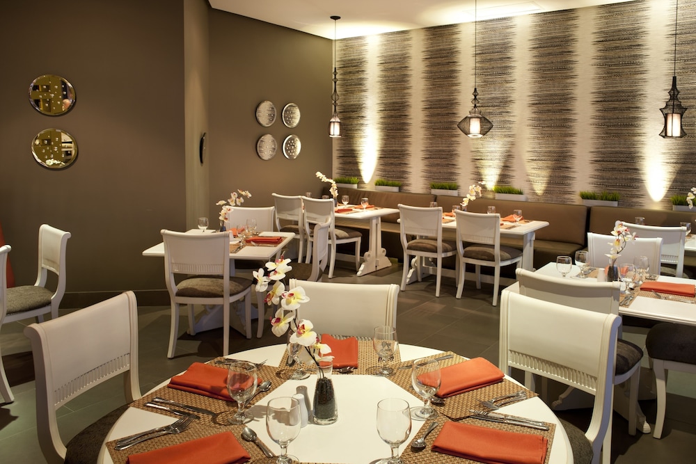 Crowne Plaza Santo Domingo (ex Intercontinental V Centenario Hotel) 60/71