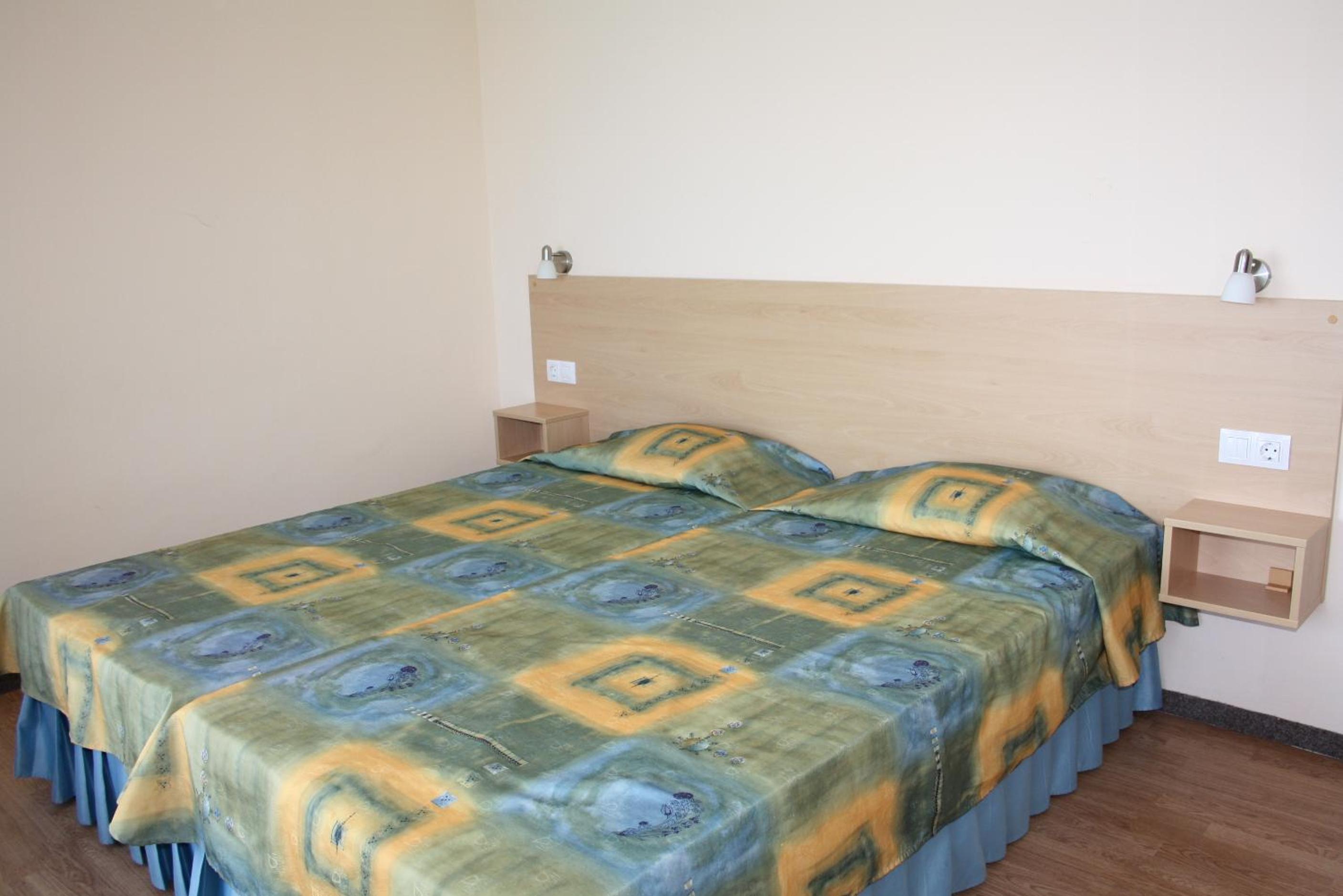 Room, Twin Beds, Lateral Side Sea View, Balcony