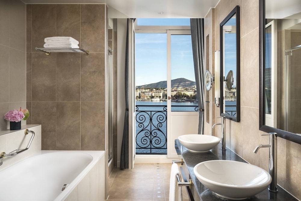 THE RITZ-CARLTON HOTEL DE LA PAIX GENEVA 14/45
