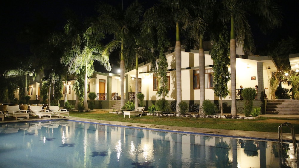Hotel Ranthambore Regency 40/50