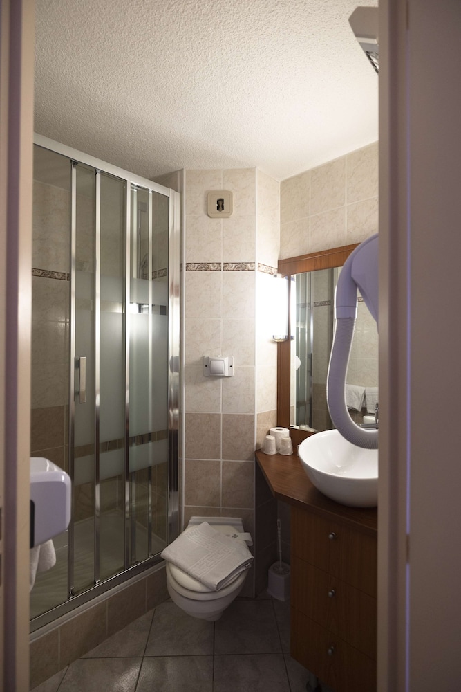 Kyriad Chateauroux 36/37