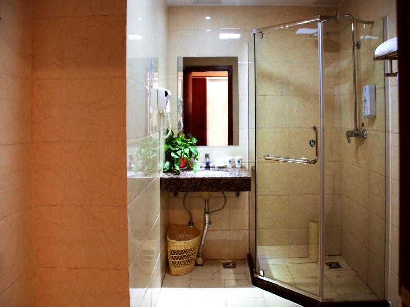 GreenTree Inn ShanDong WeiFang LinQu ZhanQian Road LuChuan Business Hotel 40/43