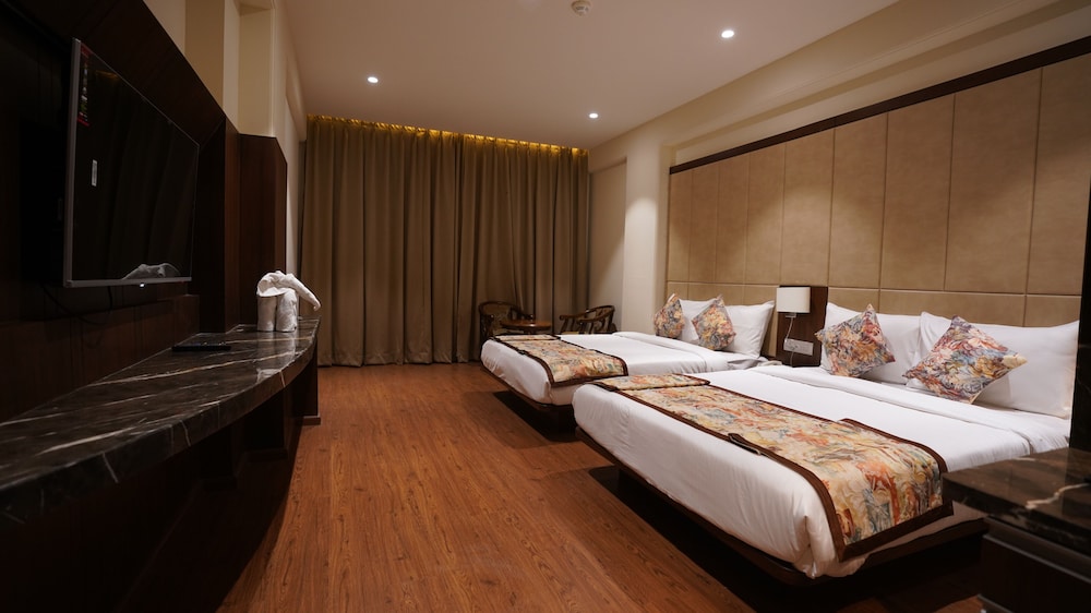 Pride Hotel Bhopal 12/49