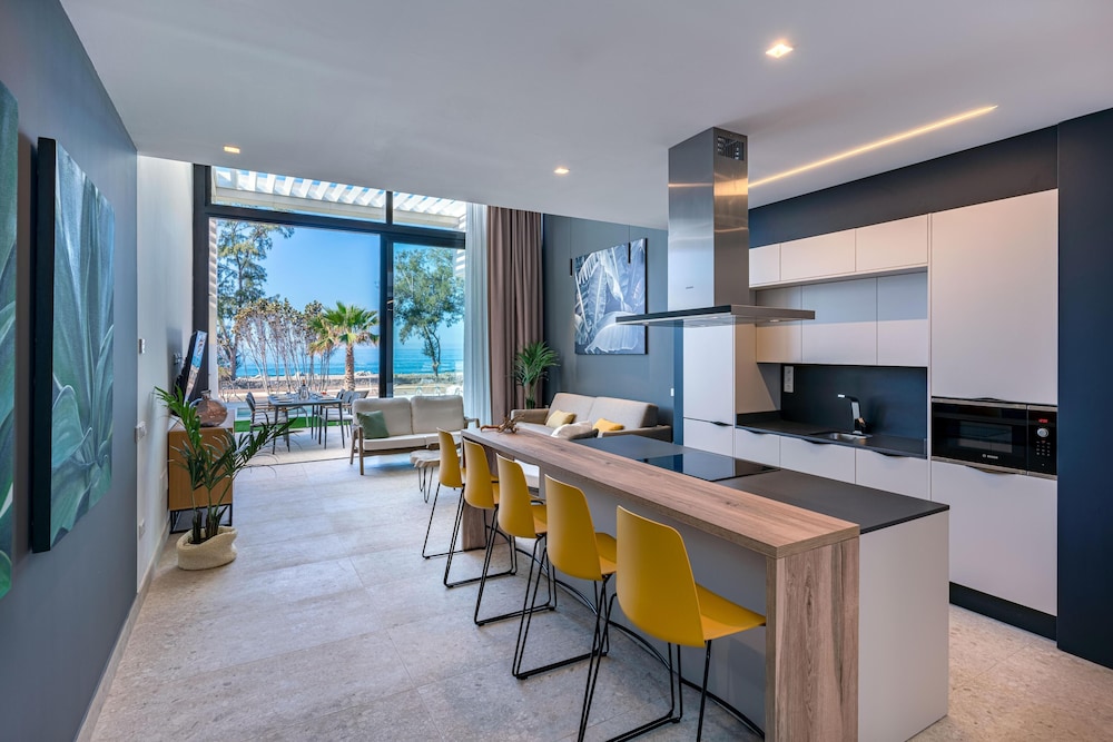Resort Cordial Santa Agueda and Perchel Beach Club 67/79