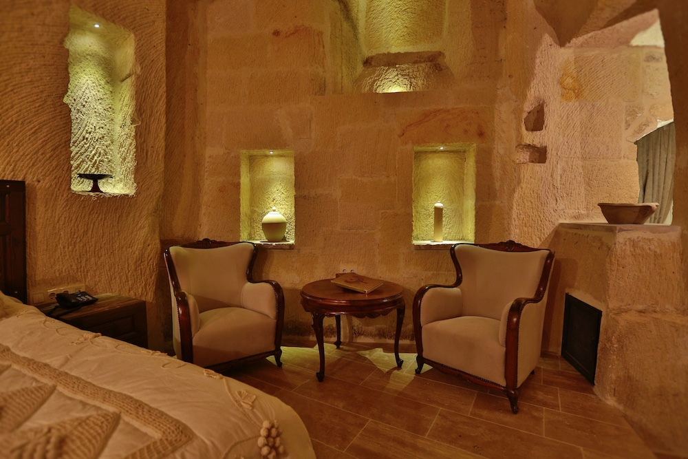 Acropolis Cave Suites 41/50