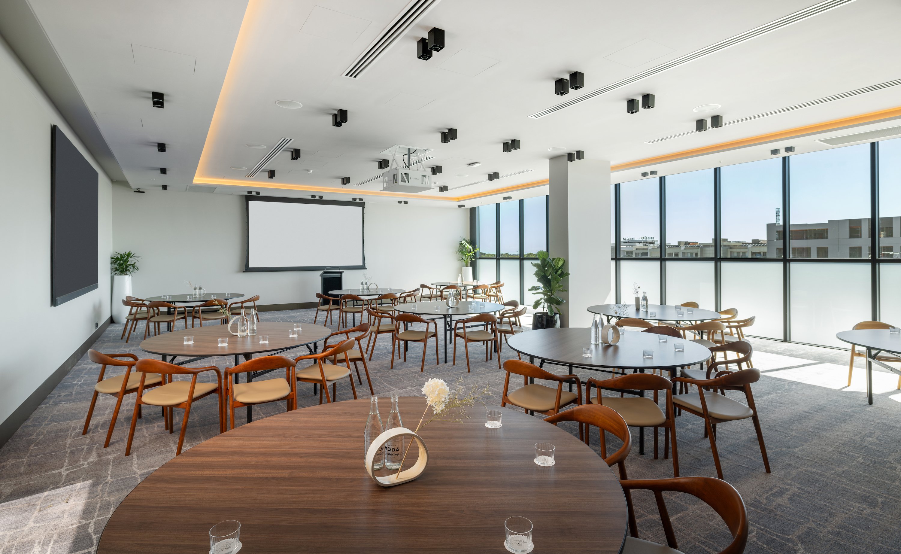 Crowne Plaza Adelaide Mawson Lakes 44/50