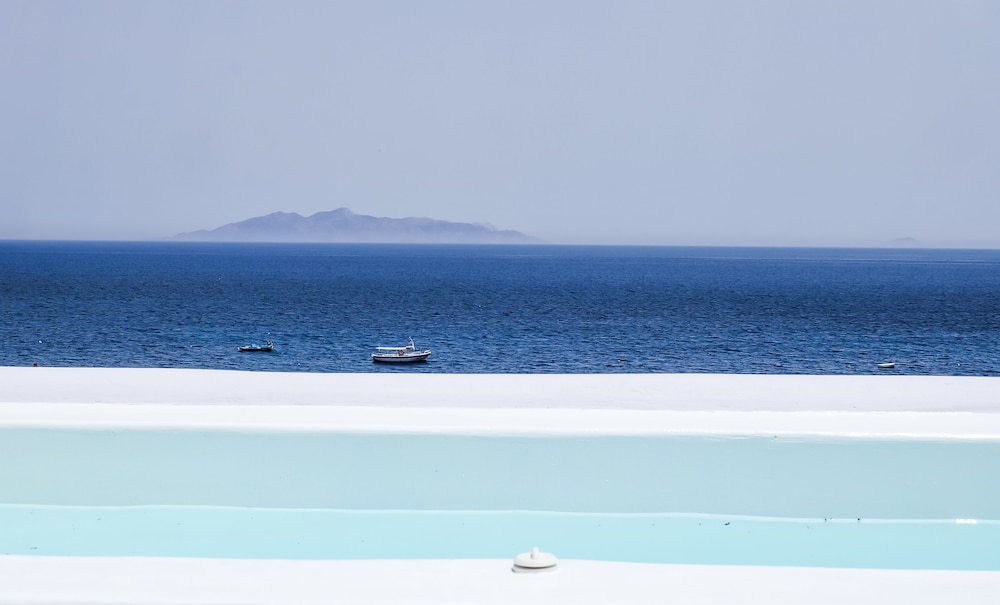 Blue Waves Hotel 62/70