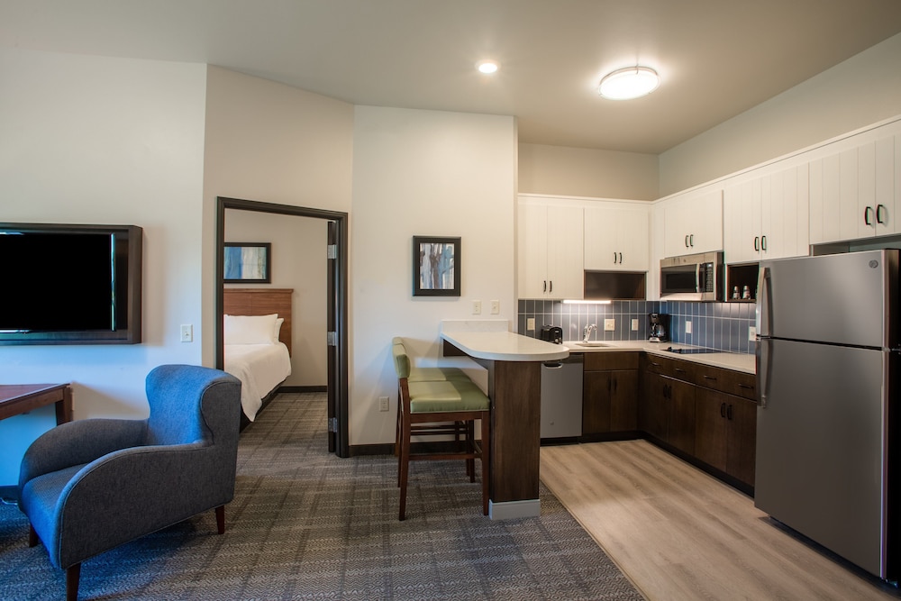 Staybridge Suites Sioux Falls Southwest 12/43