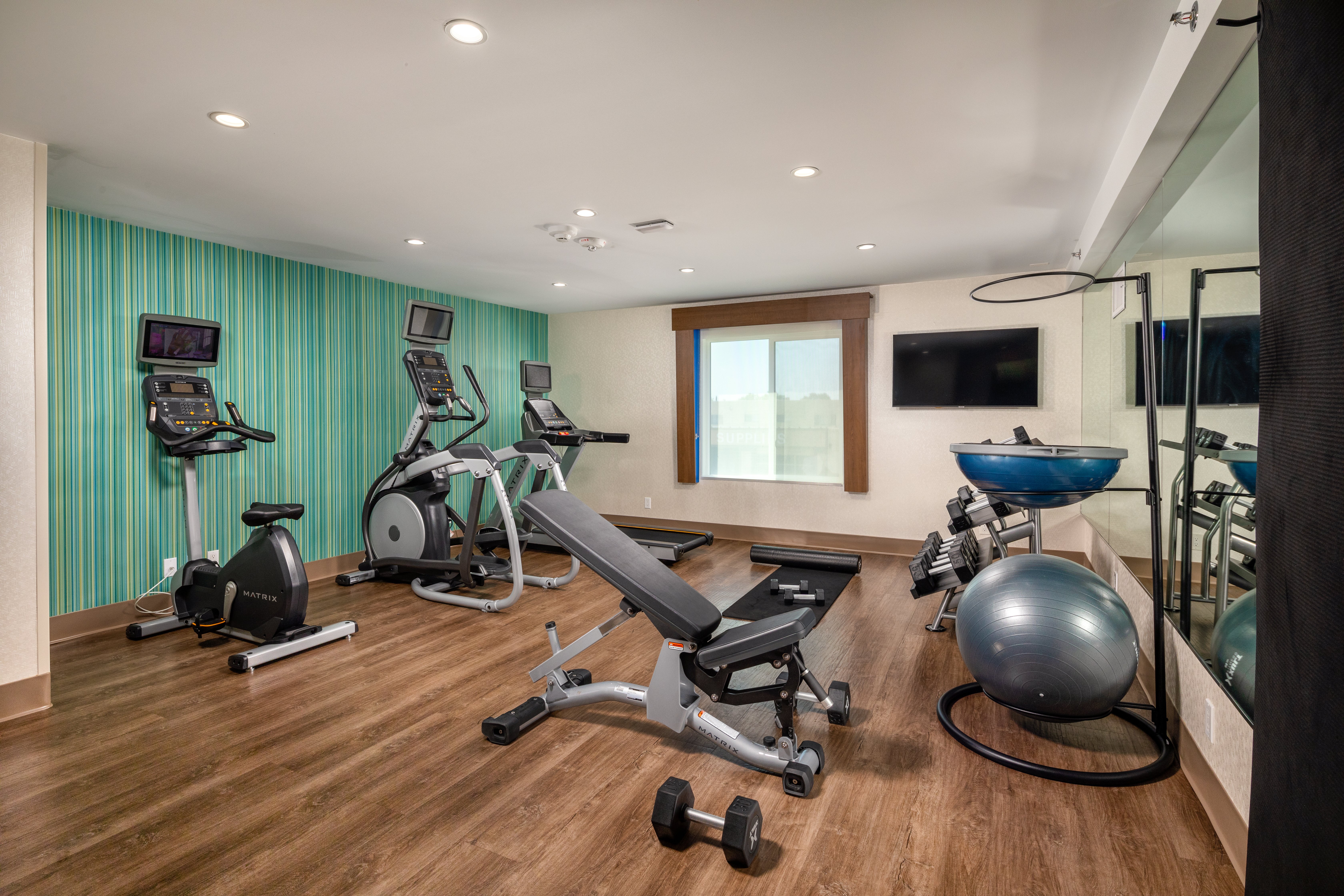 Holiday Inn Express and Suites Chatsworth 42/57