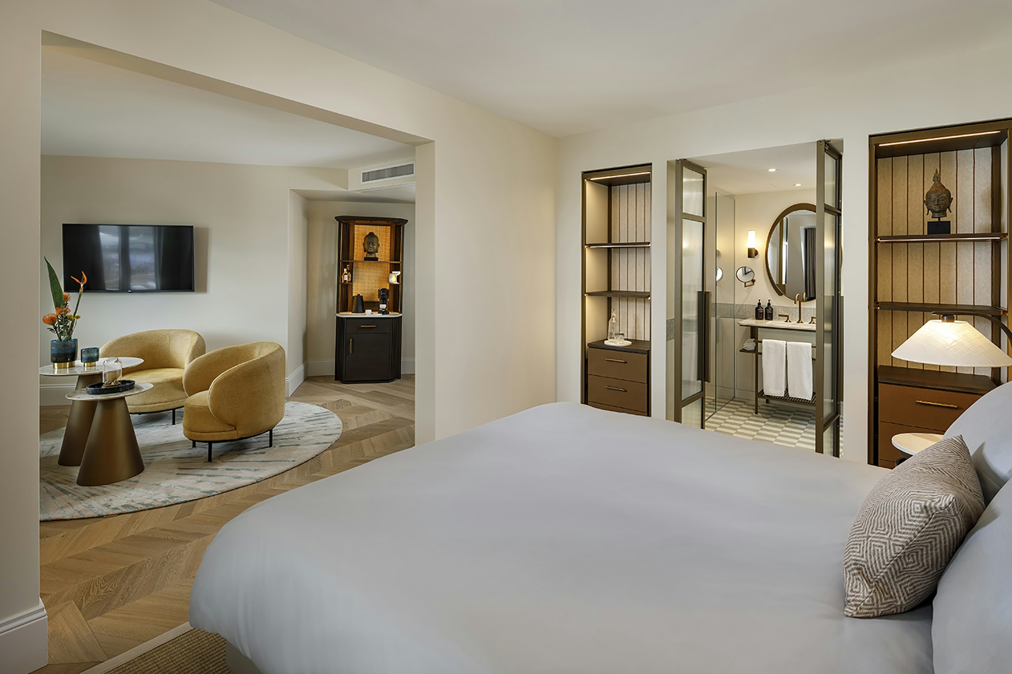 Ambassador, Junior Suite