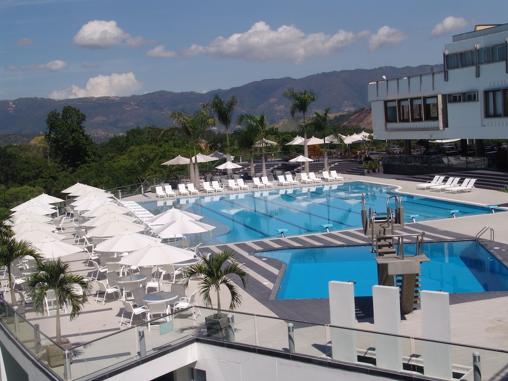 CLUB CAMPESTRE DE BUCARAMANGA 27/30