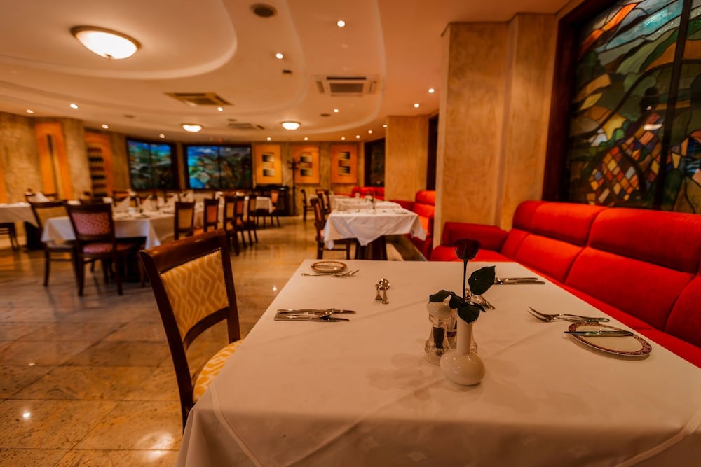 Kigali Serena 44/60