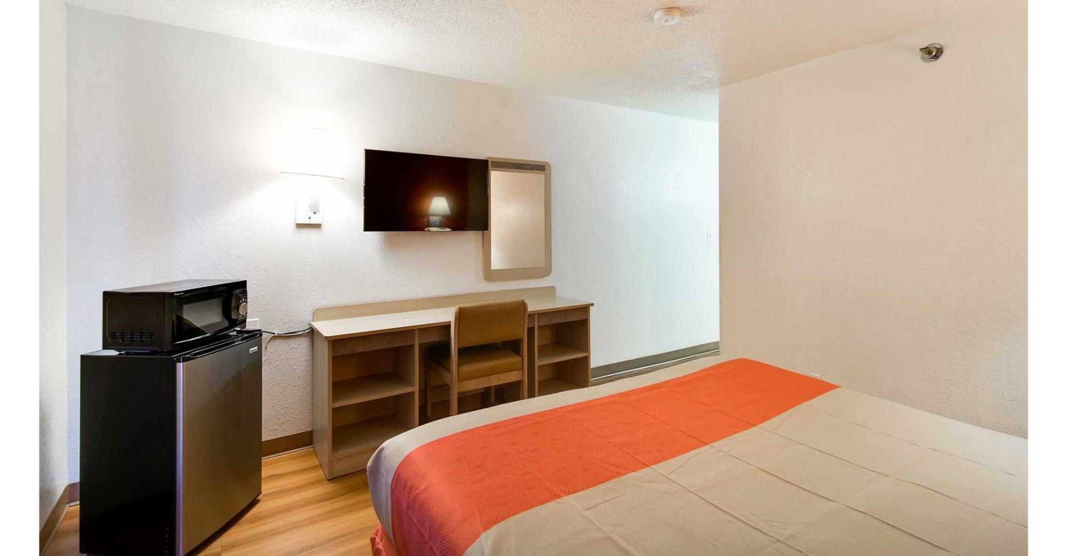 Motel6 Waukegan, IL 32/63