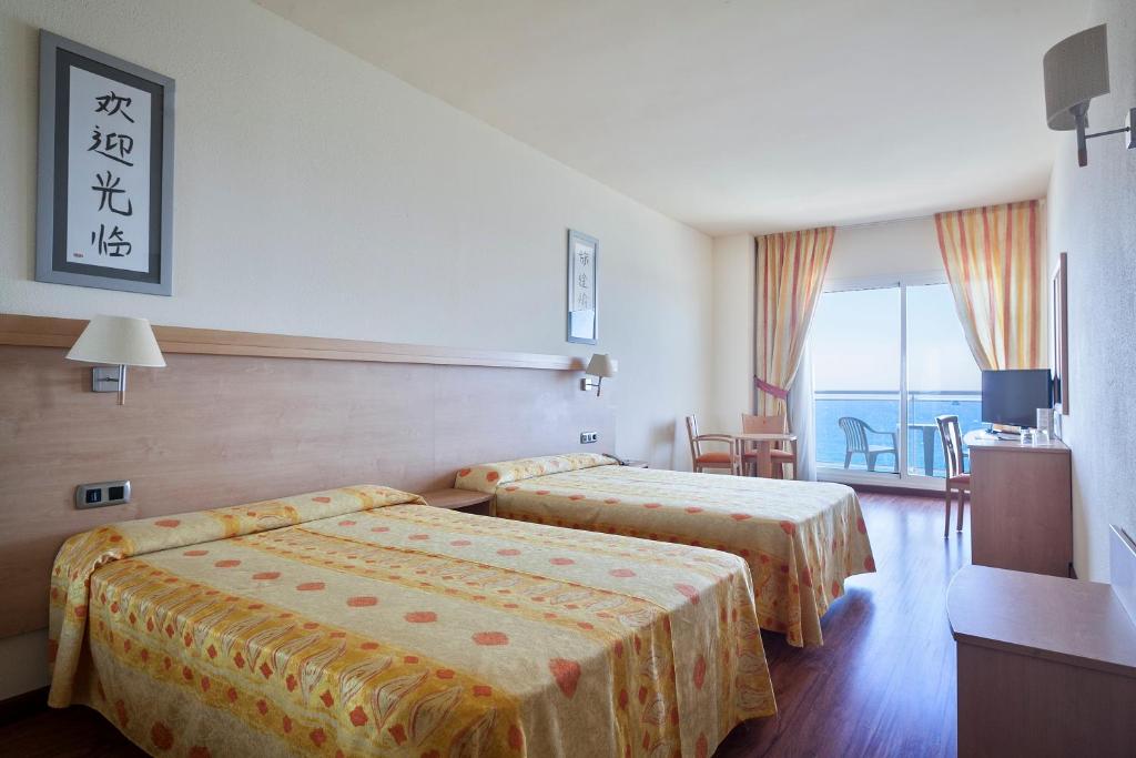 ROOM, SINGLE, SIDE SEA VIEW