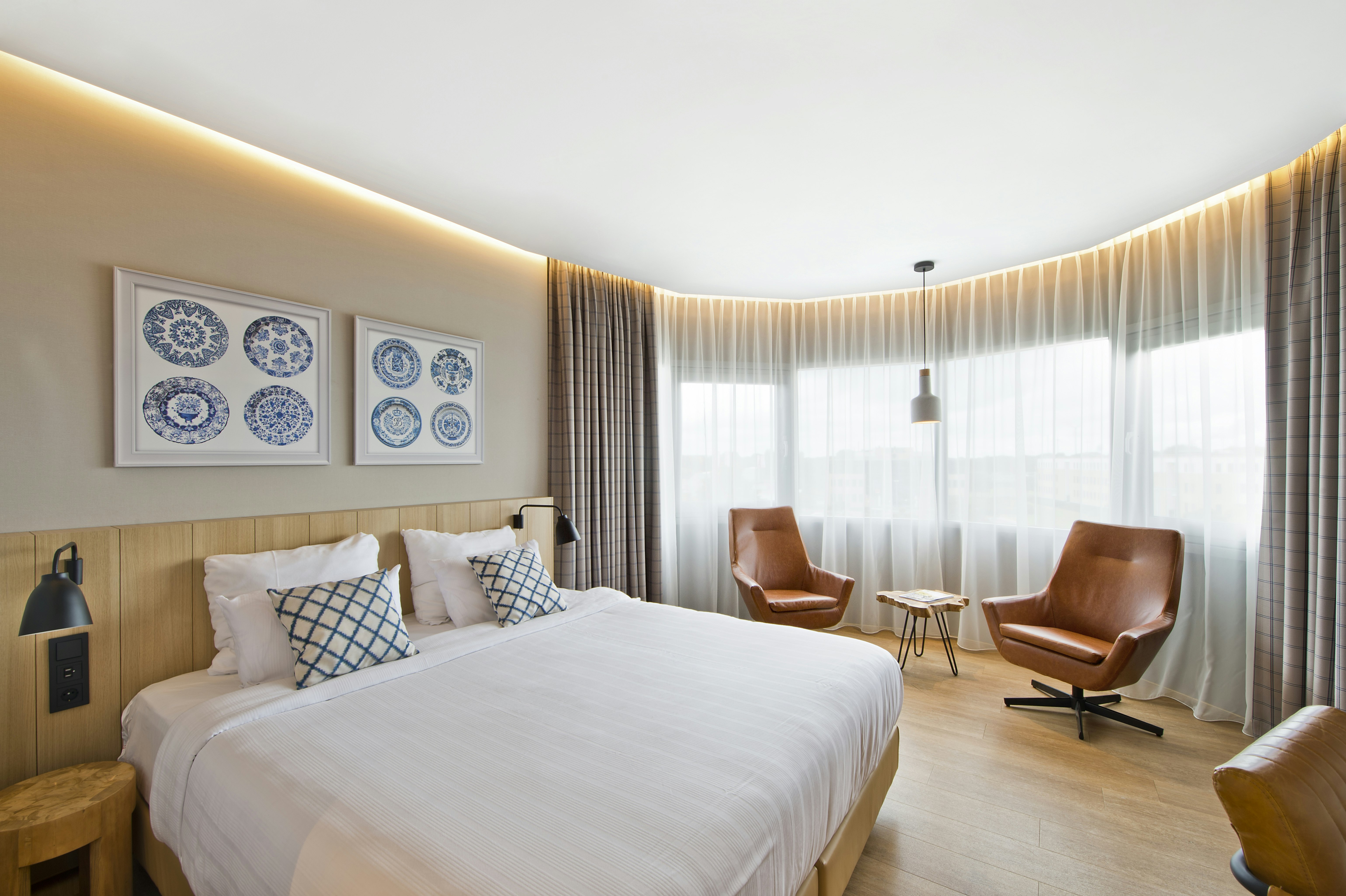 Urban Lodge Hotel 11/42
