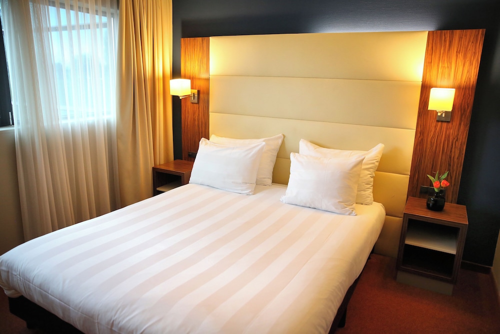 CLASSIC, QUEEN BED