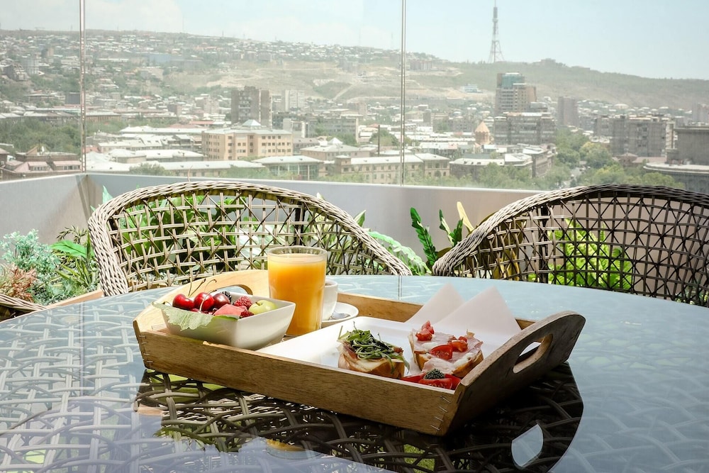 Opera Suite Hotel 40/50