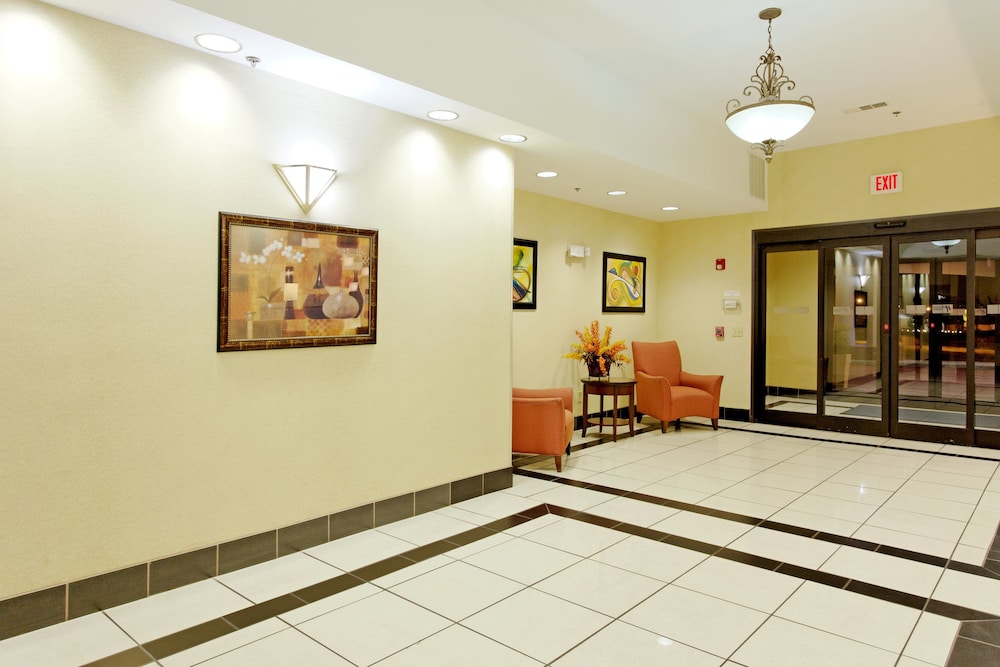 Holiday Inn Express Hotel And Suites Sylacauga 37/52