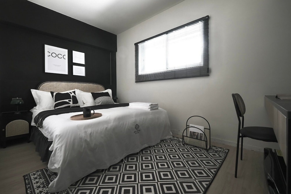 Deluxe, Double Bed