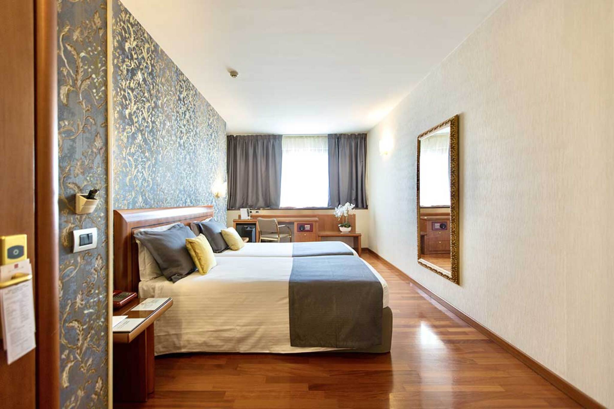 غرفة كلاسيكية مفردة بسرير مزدوج، Hotel Palace Verona 2/4
