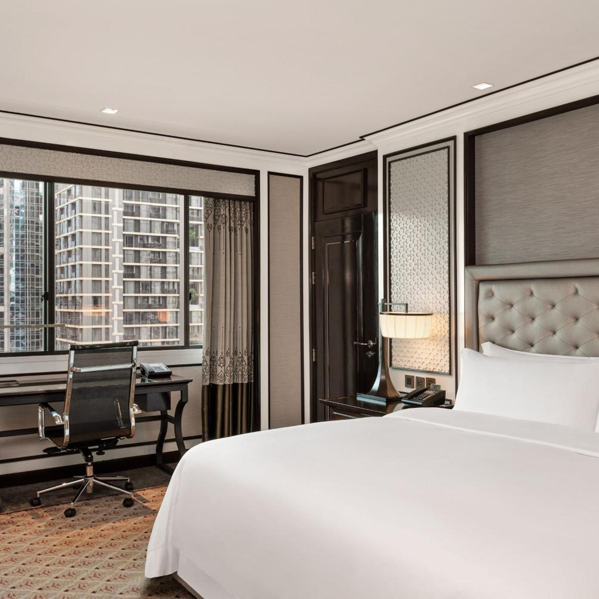 Athenee, Guest Room, Prestige, King Bed, City View, Corner، THE ATHENEE HOTEL, A LUXURY COLLECTION HOTEL BANGKOK 2/8