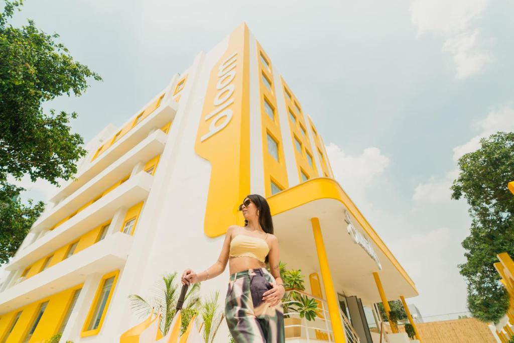 Bloom Hotel - Sector 62 1/17