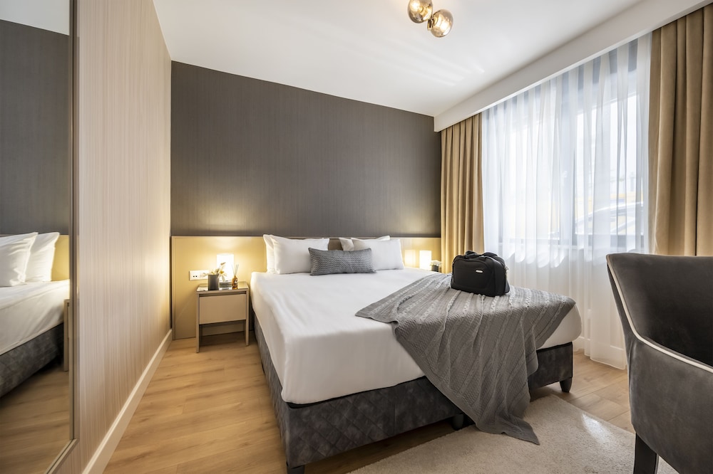 Ciragan Bosphorus Apartments 21/61