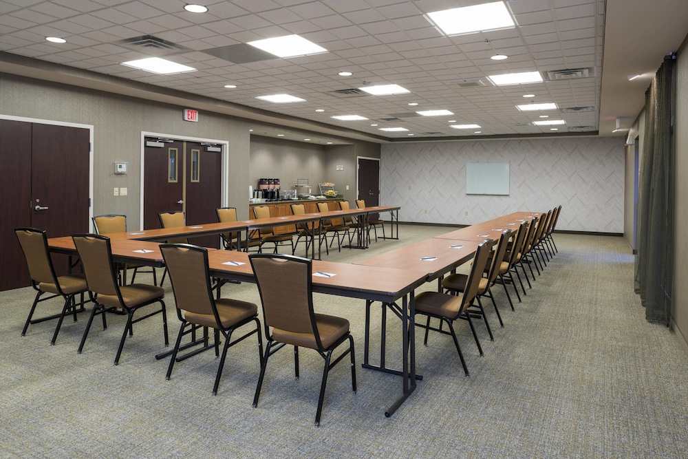 Springhill Suites Marriott Midland 28/29
