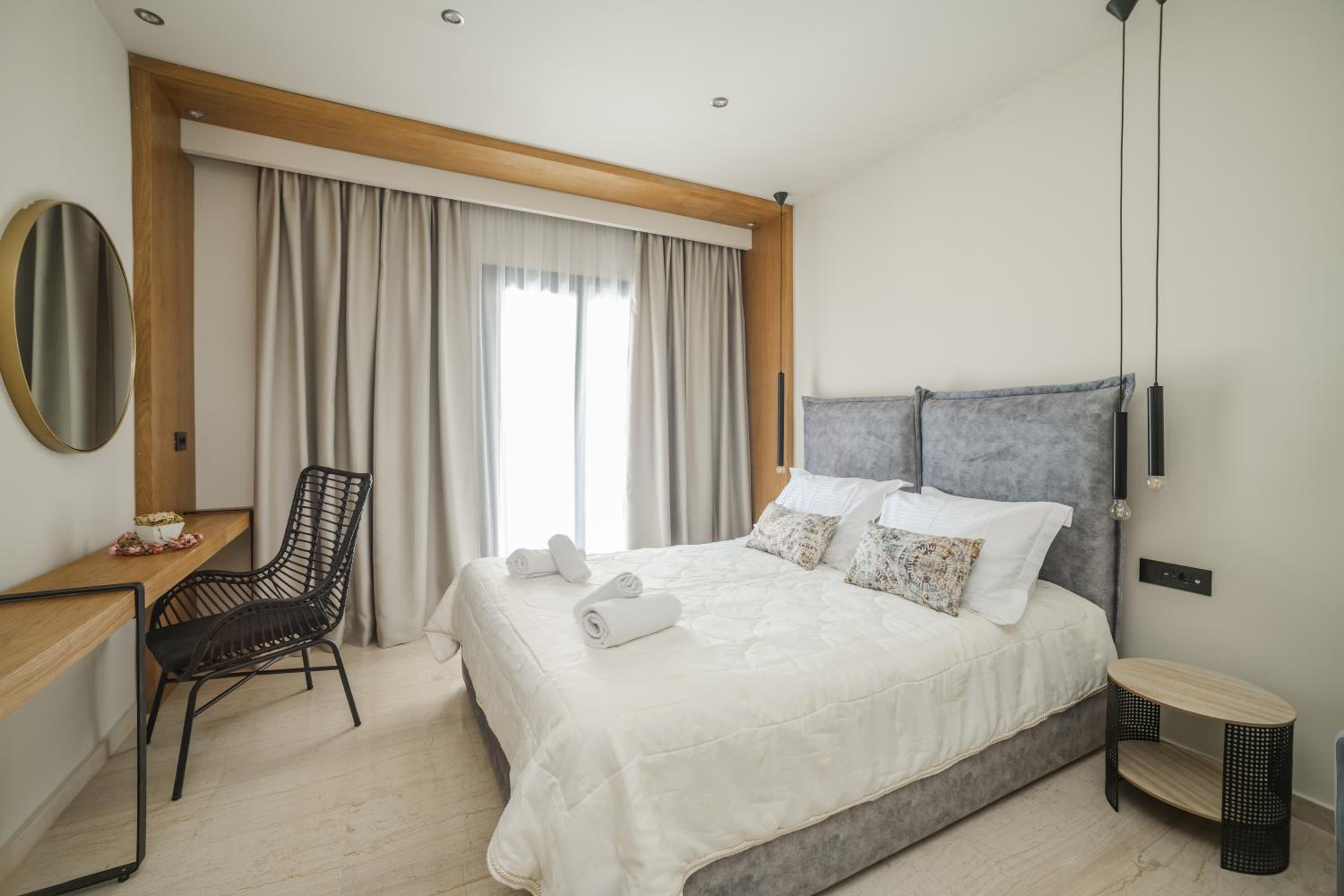 Budget, Double Bed, Nikon Boutique Hotel 4/8