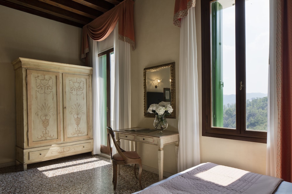Lobby at Villa Michelangelo Vicenza Starhotels Collezione, Arcugnano