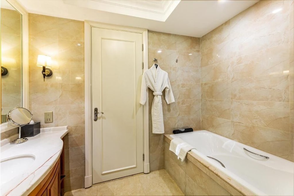 Pullman Tangshan Hotel 48/49