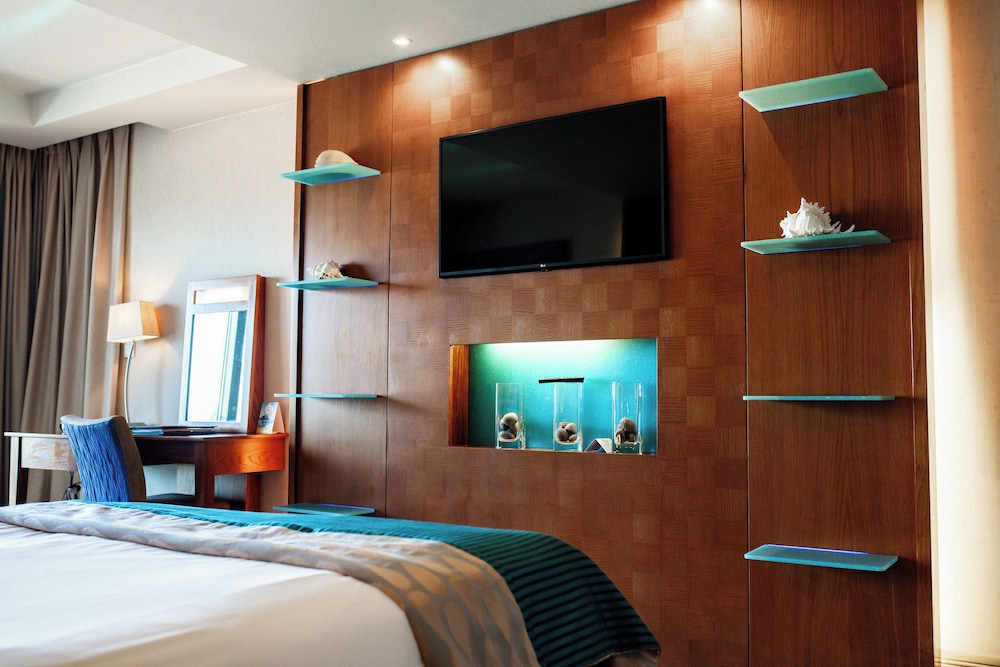 Royal Yacht Hotel 24/75