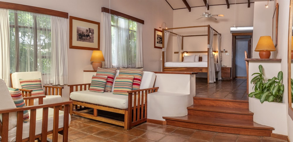 Hotel Capitan Suizo 39/75