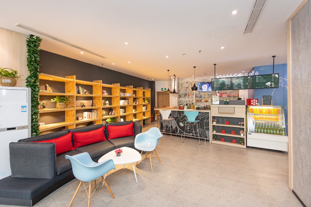 IBIS SHANGHAI LIANYANG 26/44