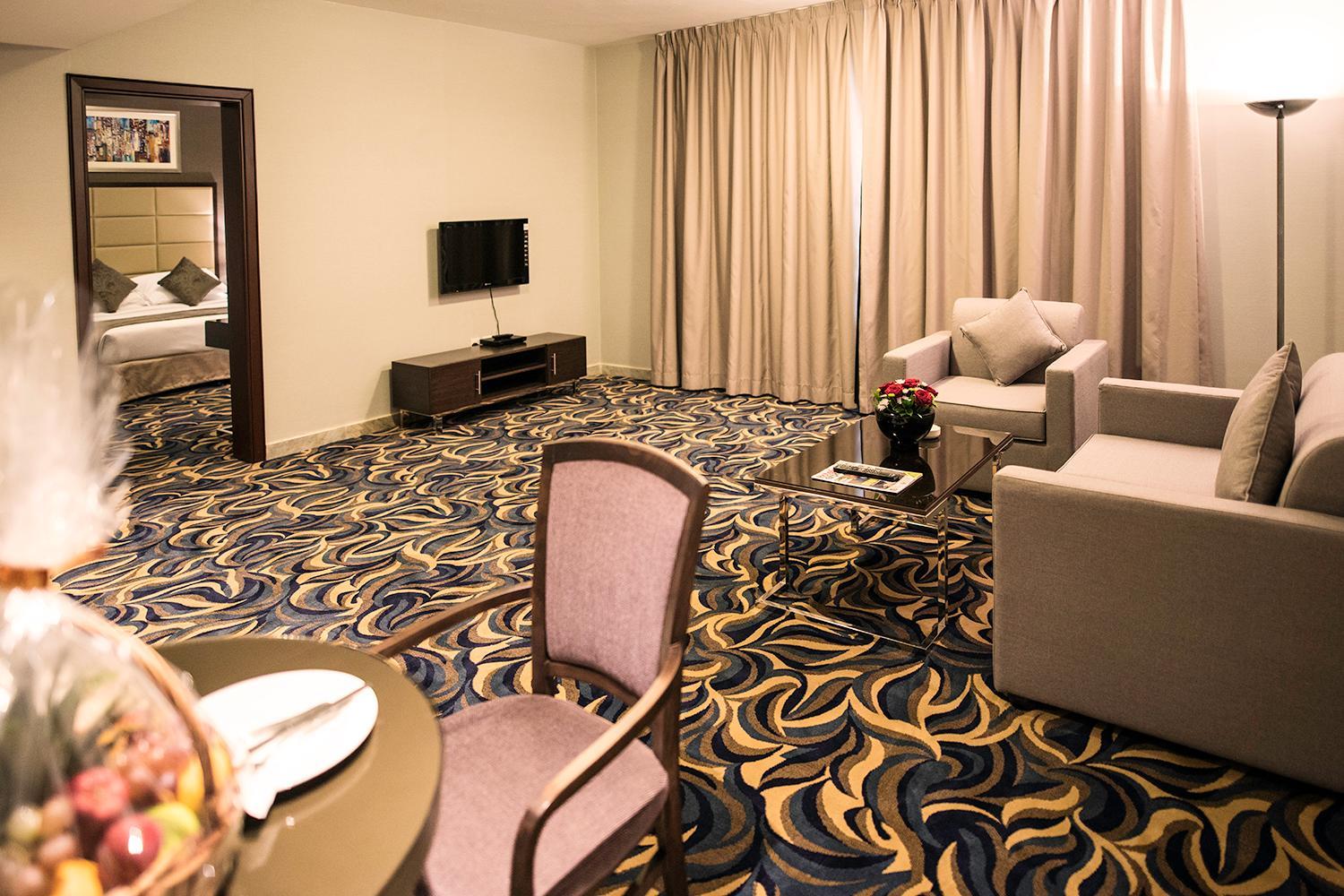 Emirates Plaza Hotel 25/27