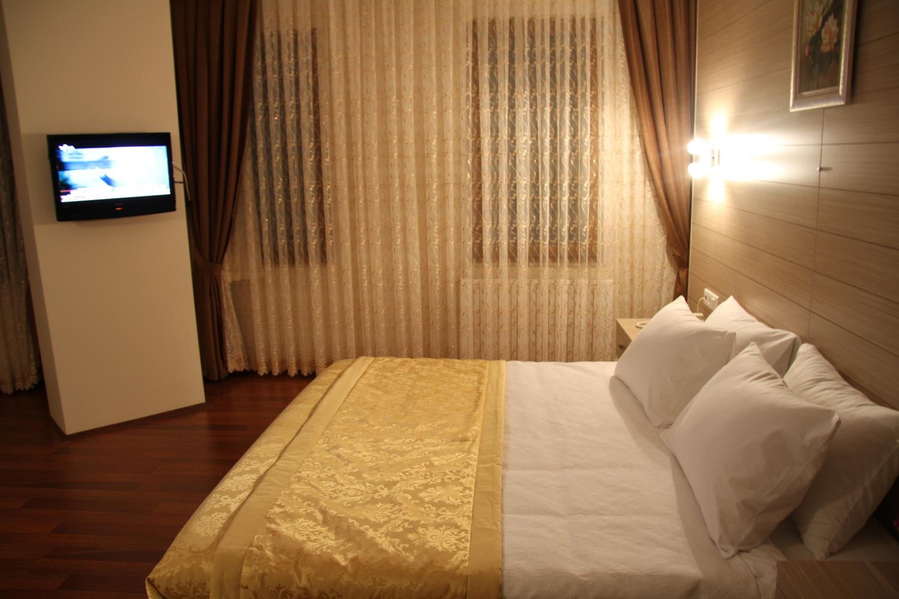 Solis Hotel 12/23
