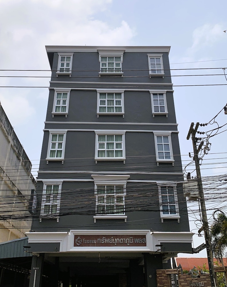 Submukdaphoomplace Hotel 3/50
