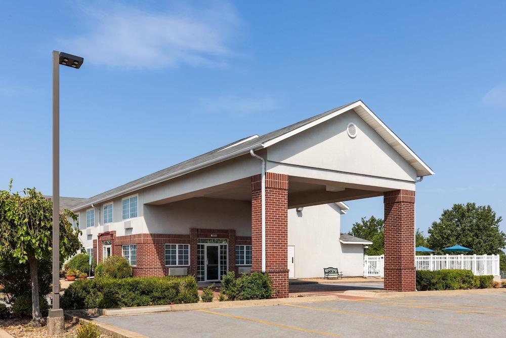 Days Inn by Wyndham Mountain Home 4/55