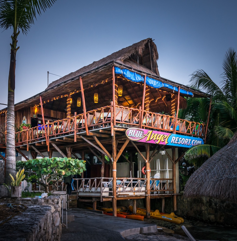 Blue Angel Resort 1/68