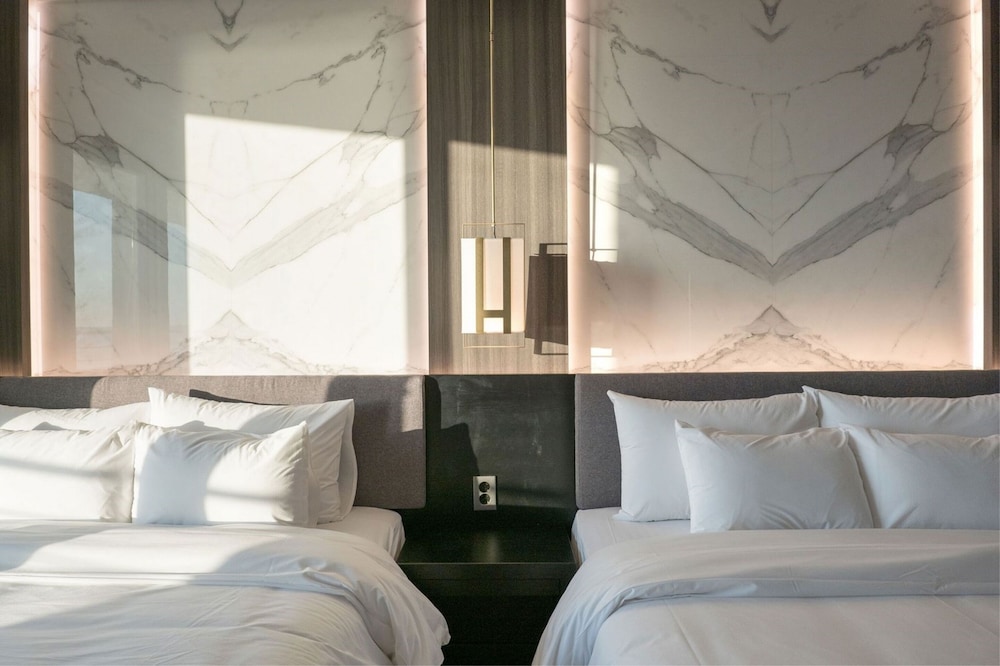 Dignity Hotel 27/70