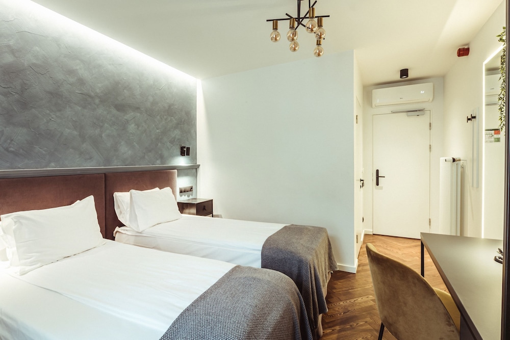 STANDARD, TWIN BEDS