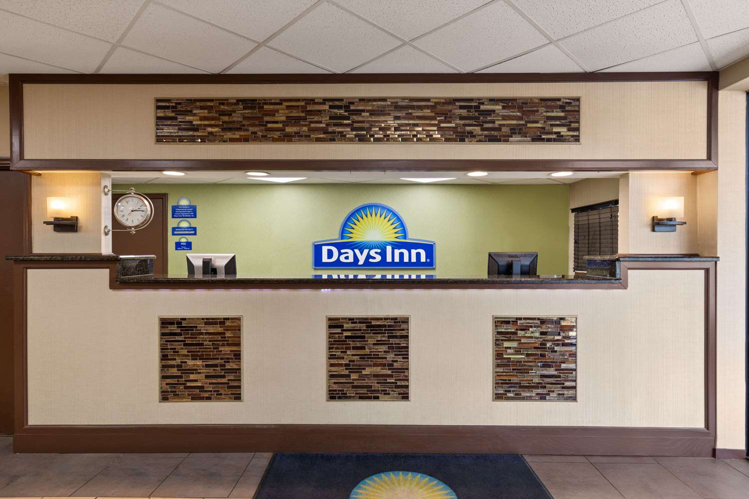 Days Inn by Wyndham Knoxville East 6/31