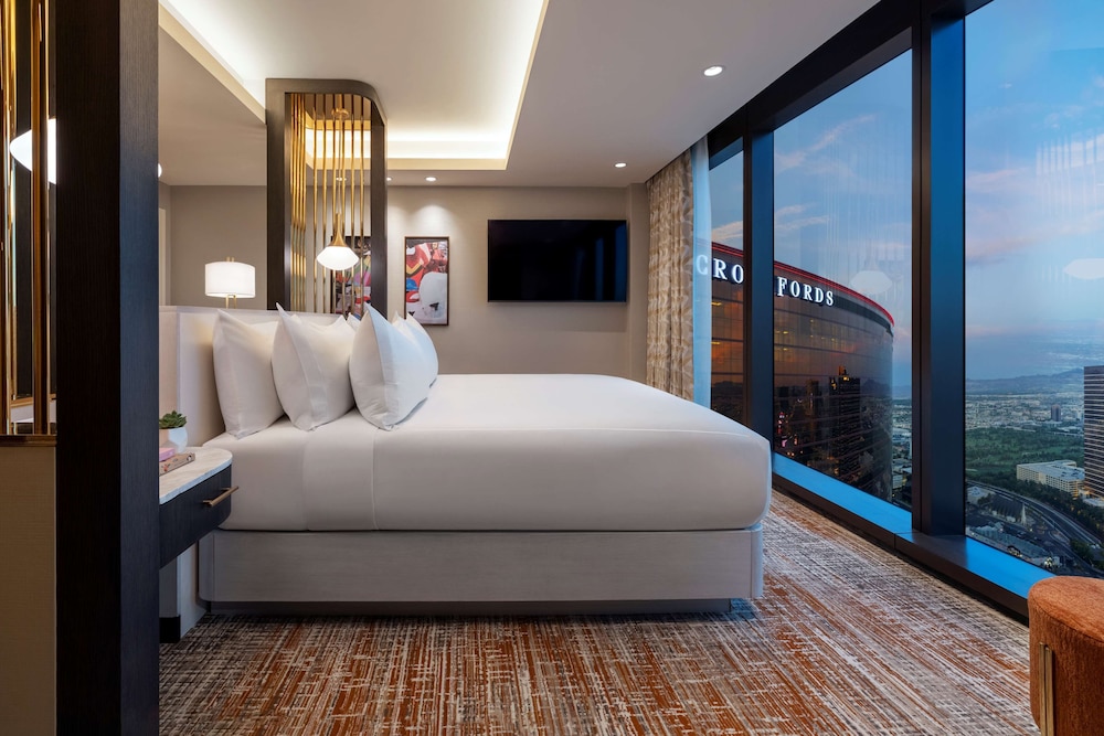 1 BEDROOM, ENTERTAINMENT, SUITE, CITY VIEW, CROCKFORDS WEST