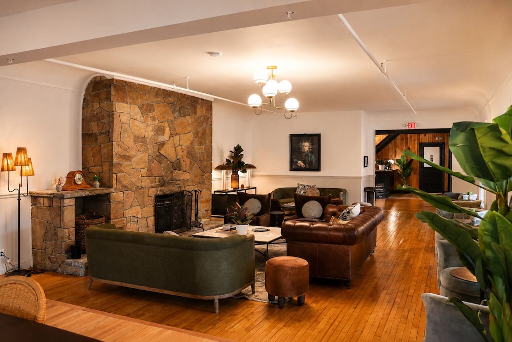 The Pines Inn Lake Placid 28/41