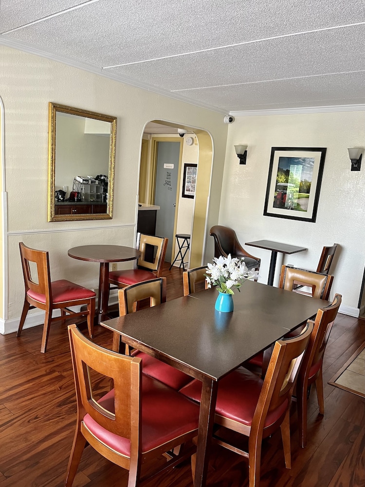 West Bank Inn 43/60